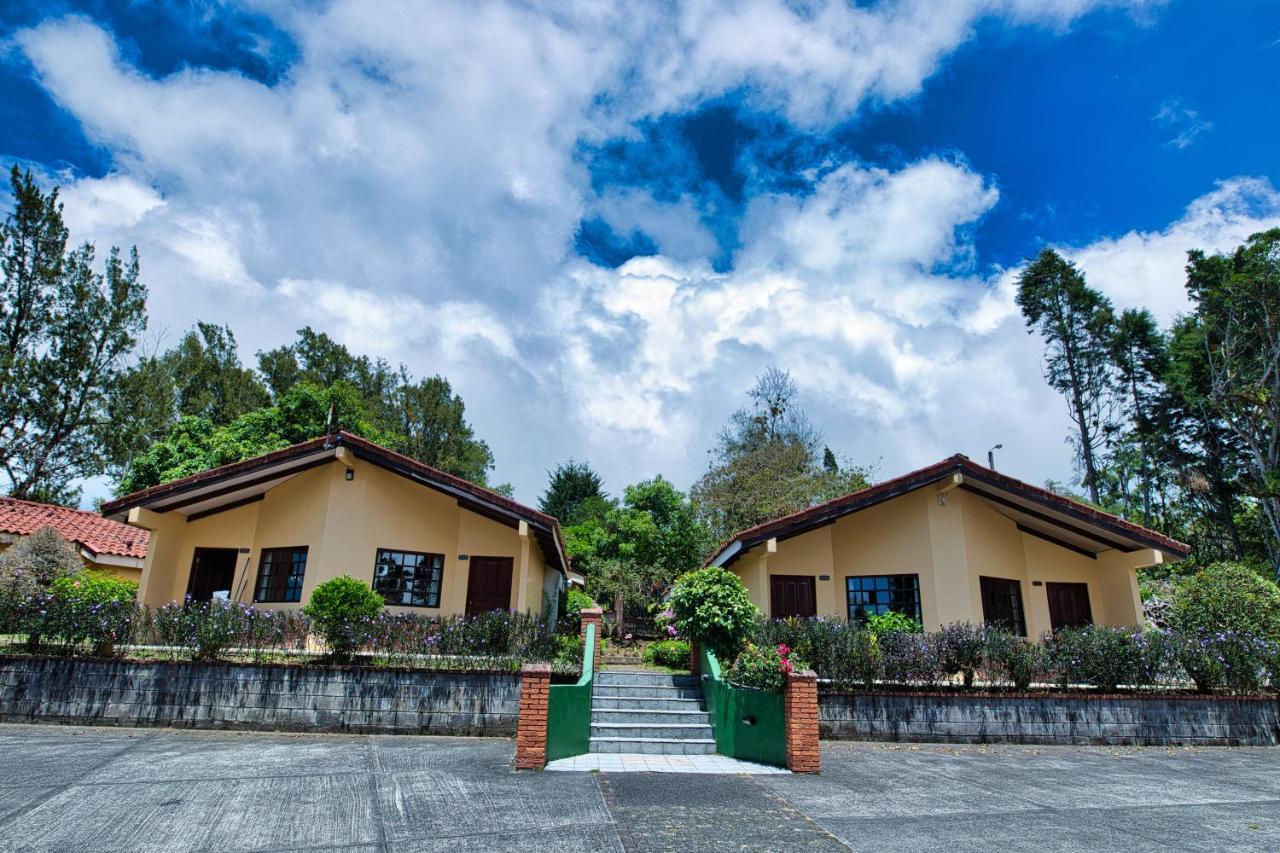 Hotel Villa Zurqui San Isidro  ภายนอก รูปภาพ