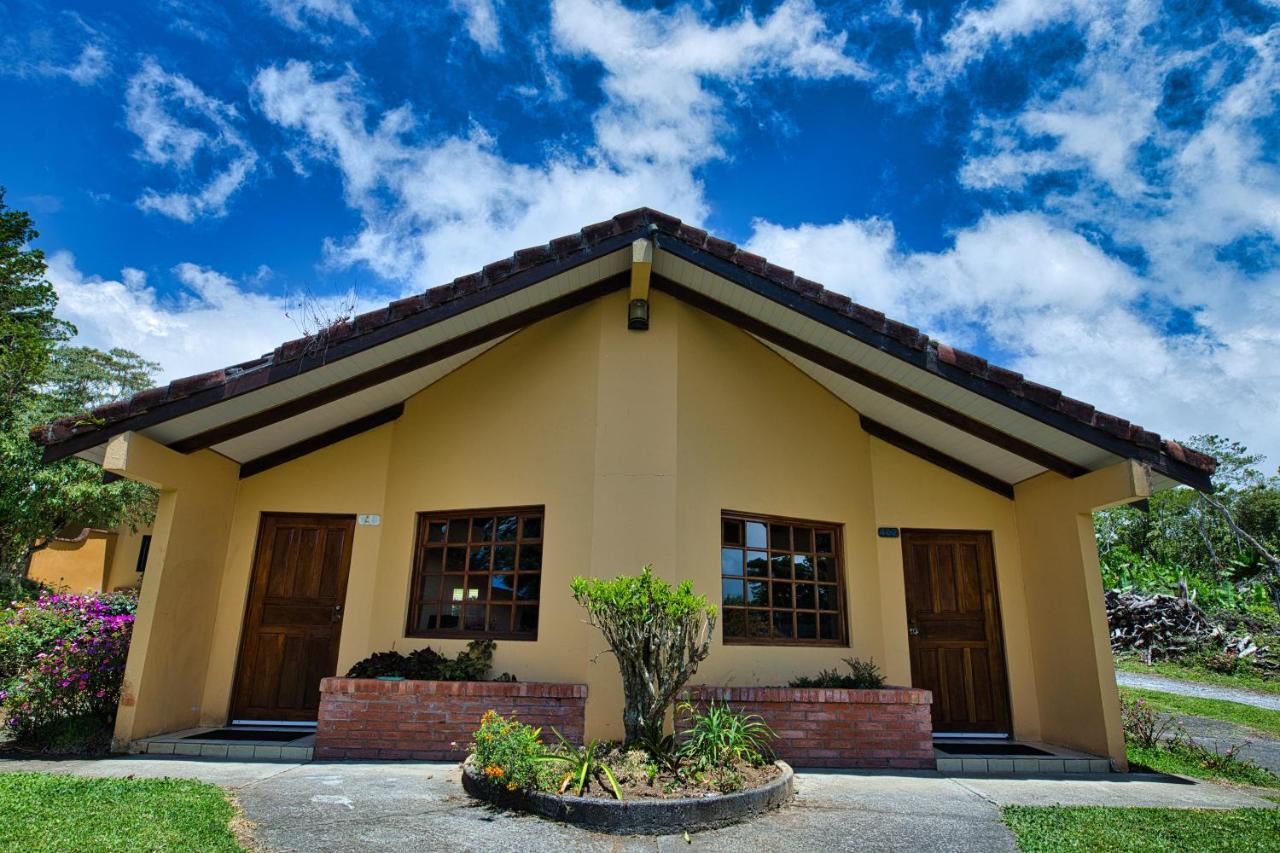 Hotel Villa Zurqui San Isidro  ภายนอก รูปภาพ