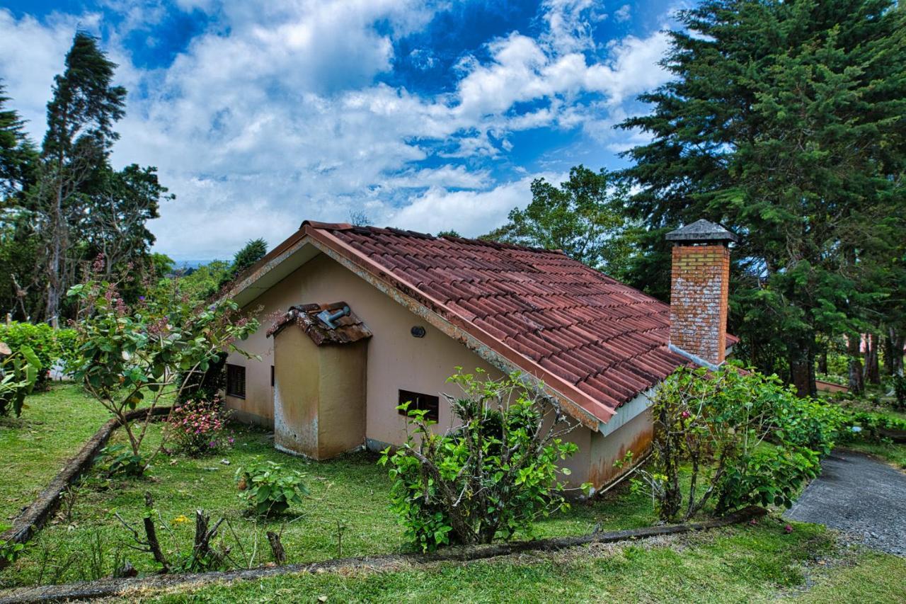 Hotel Villa Zurqui San Isidro  ภายนอก รูปภาพ