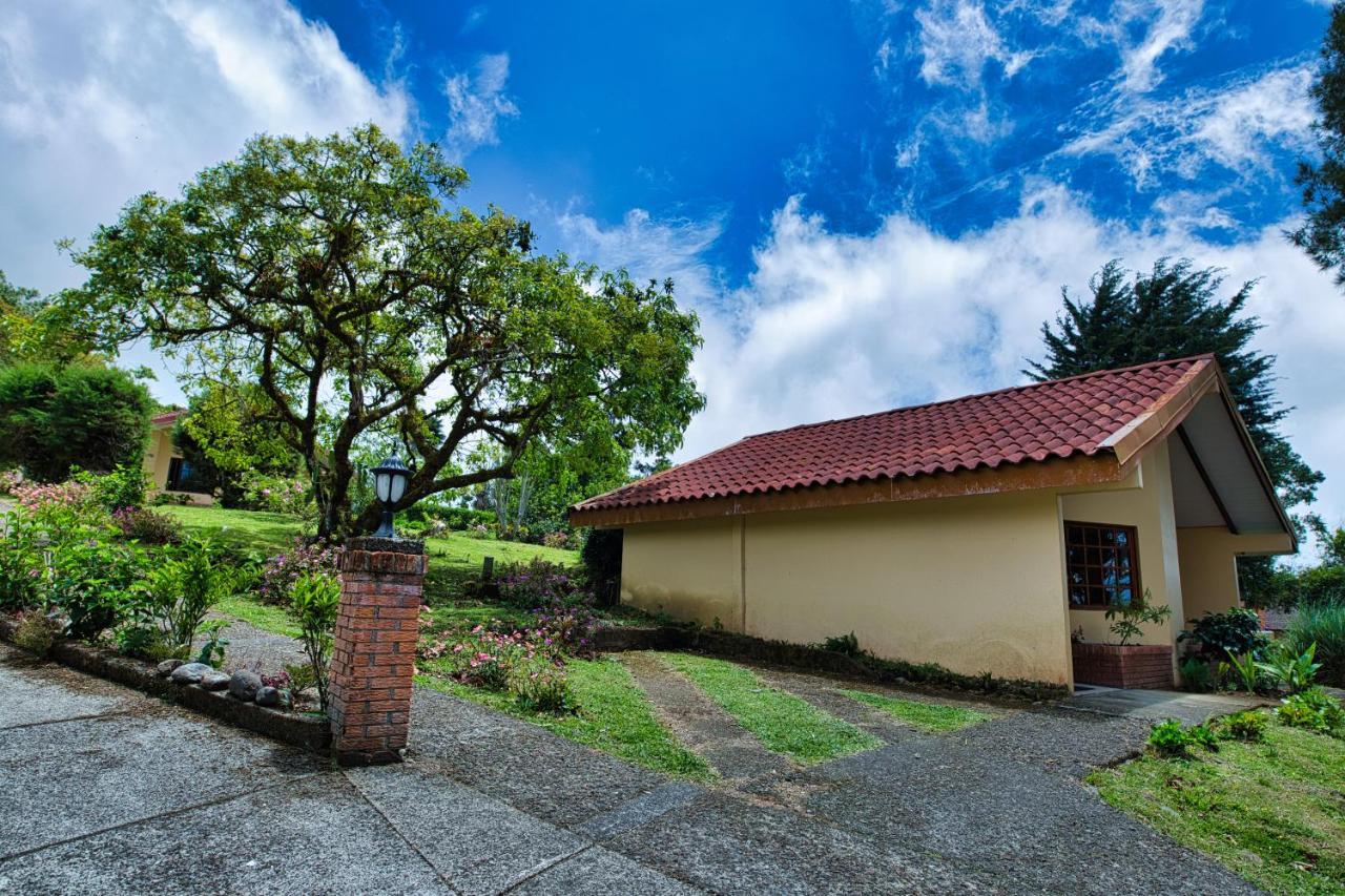 Hotel Villa Zurqui San Isidro  ภายนอก รูปภาพ