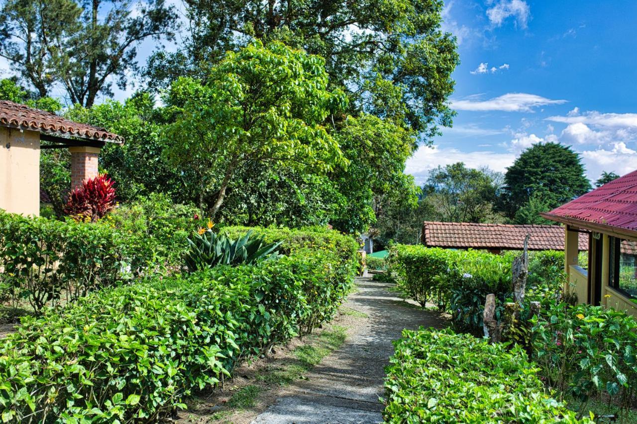 Hotel Villa Zurqui San Isidro  ภายนอก รูปภาพ