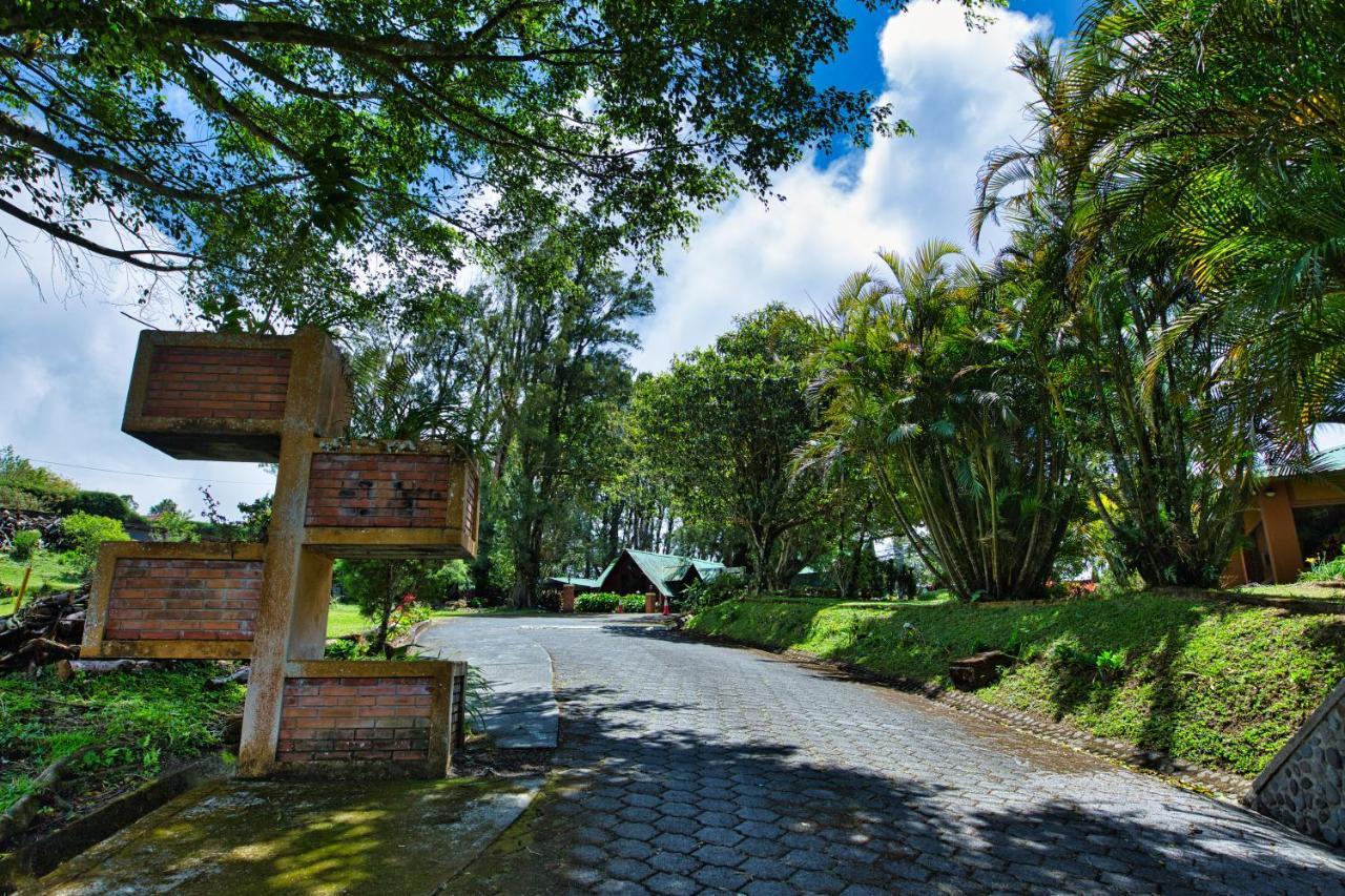 Hotel Villa Zurqui San Isidro  ภายนอก รูปภาพ