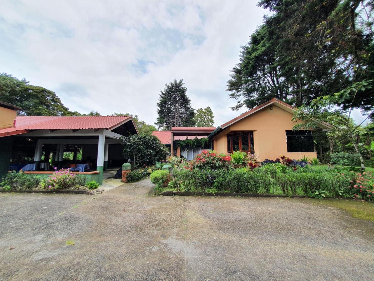 Hotel Villa Zurqui San Isidro  ภายนอก รูปภาพ