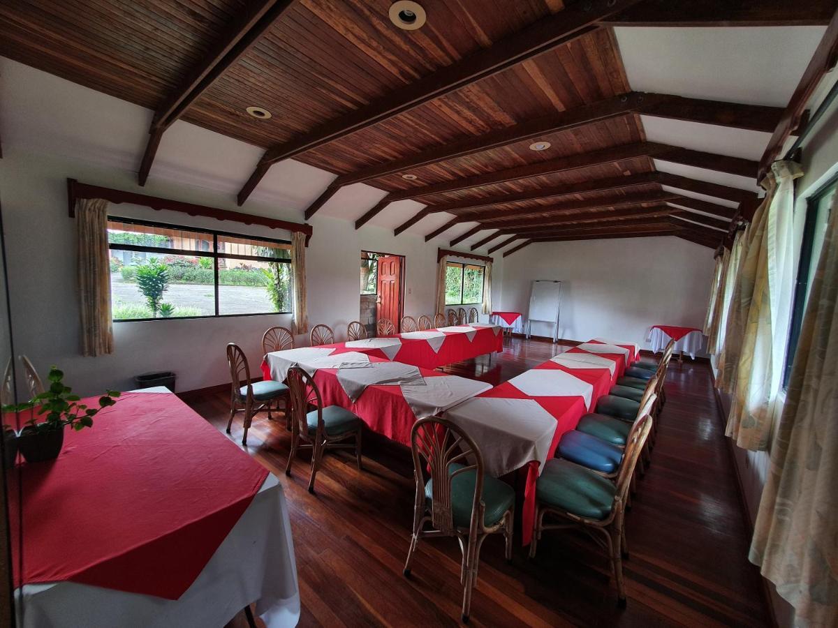 Hotel Villa Zurqui San Isidro  ภายนอก รูปภาพ