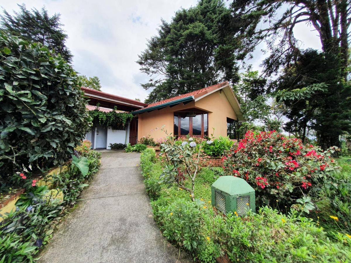 Hotel Villa Zurqui San Isidro  ภายนอก รูปภาพ