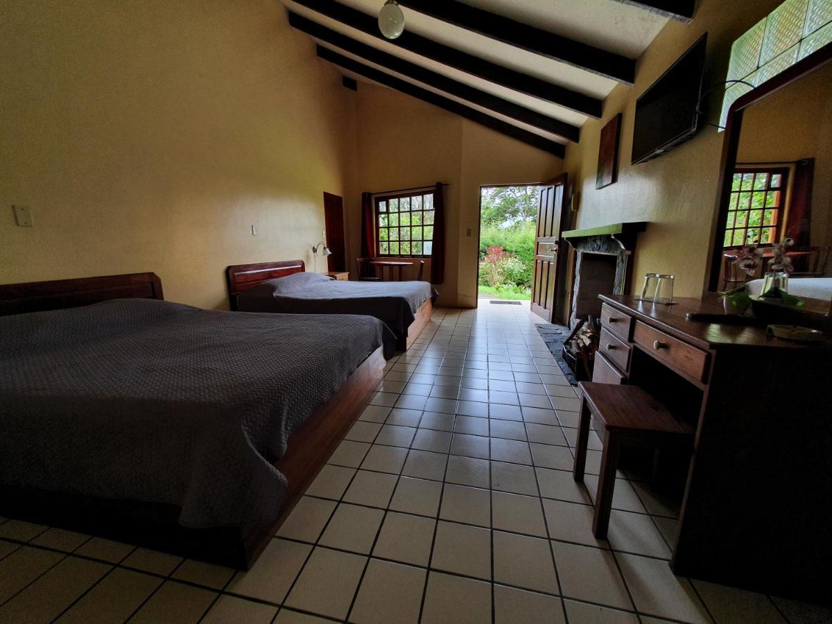 Hotel Villa Zurqui San Isidro  ภายนอก รูปภาพ