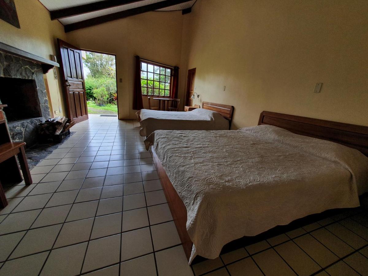 Hotel Villa Zurqui San Isidro  ภายนอก รูปภาพ