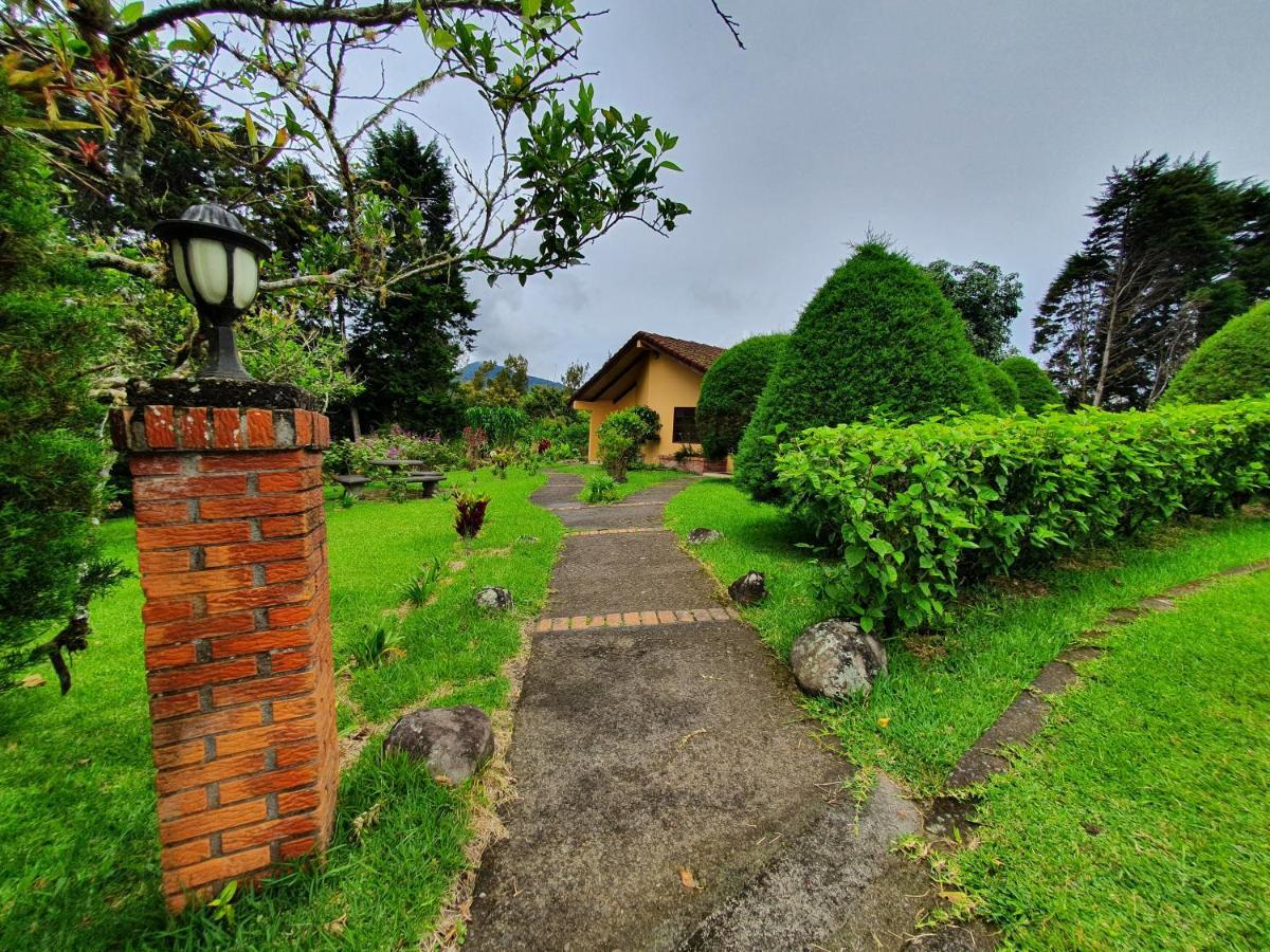 Hotel Villa Zurqui San Isidro  ภายนอก รูปภาพ