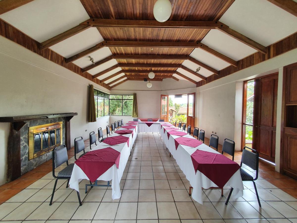 Hotel Villa Zurqui San Isidro  ภายนอก รูปภาพ