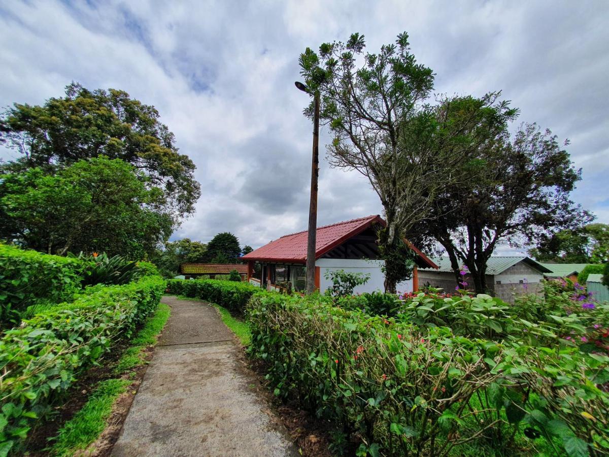 Hotel Villa Zurqui San Isidro  ภายนอก รูปภาพ