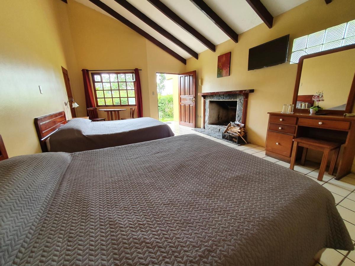 Hotel Villa Zurqui San Isidro  ภายนอก รูปภาพ